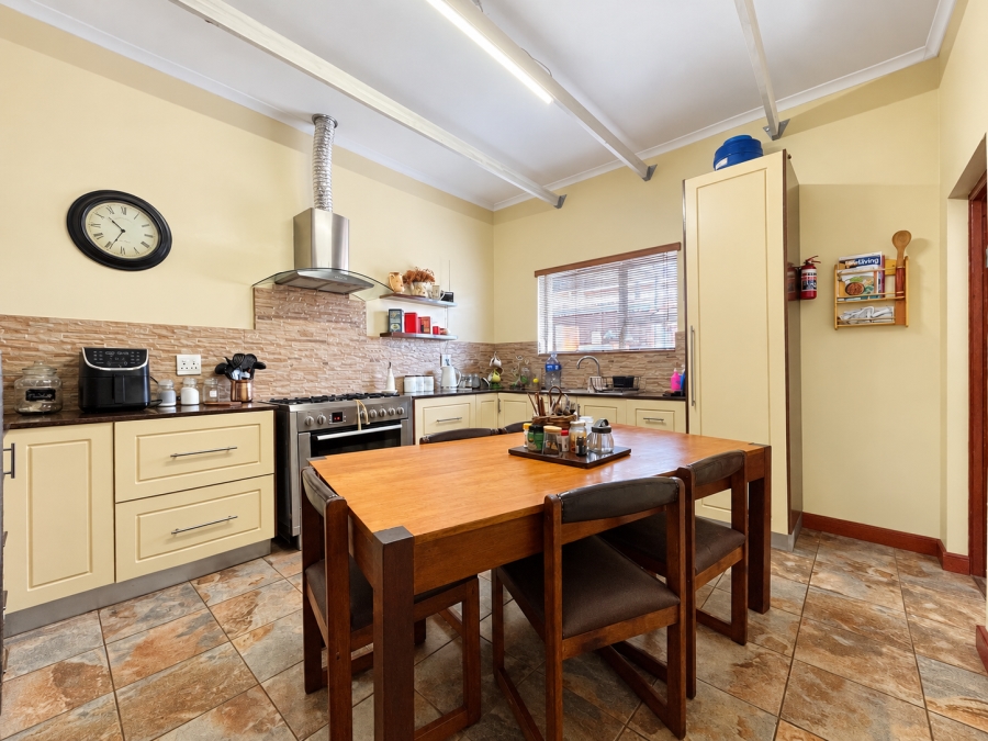 4 Bedroom Property for Sale in Ndabeni Western Cape